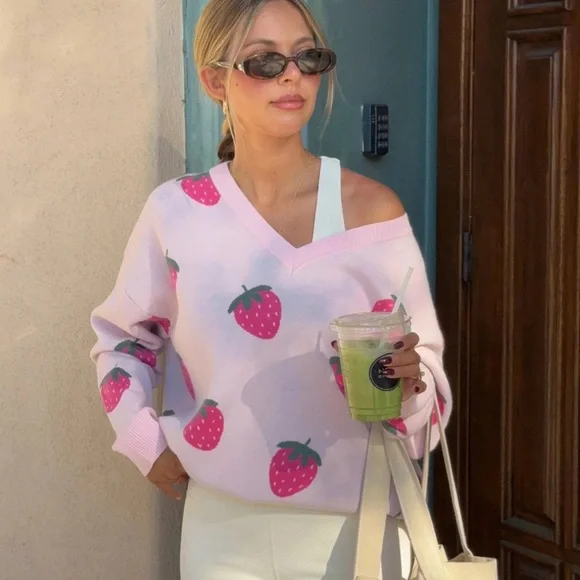 Beach Riot NWT Sz M Joey Sweet strawberries oversized sweater; so cute! - Picture 8 of 16